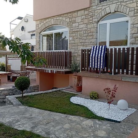 Apartman Sole Apartment Karigador Exterior foto
