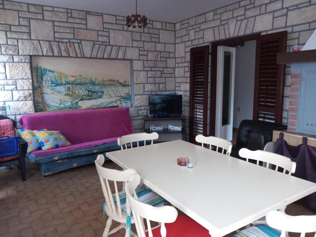 Apartman Sole Apartment Karigador Exterior foto