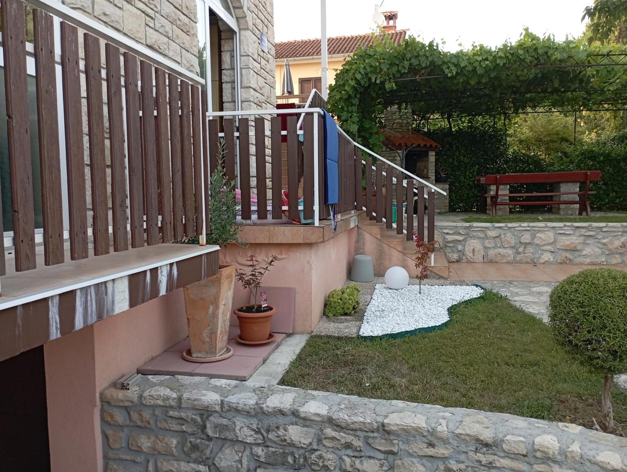 Apartman Sole Apartment Karigador Exterior foto