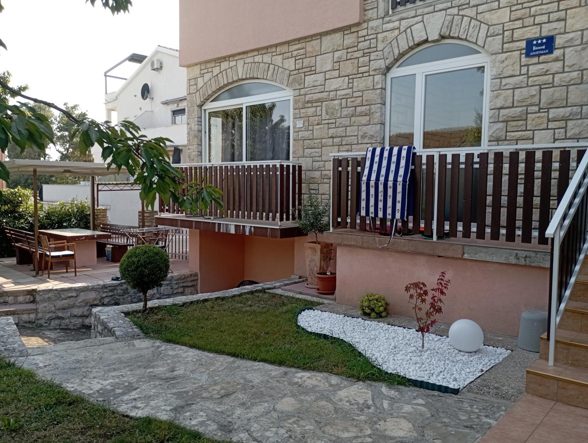 Apartman Sole Apartment Karigador Exterior foto